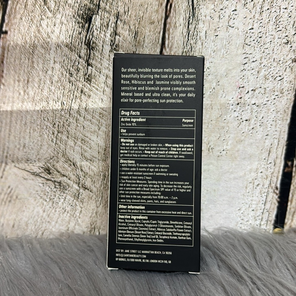 LUXURY JANE - Pore smoothing SPF 15 sunscreen - Picture 5 of 6